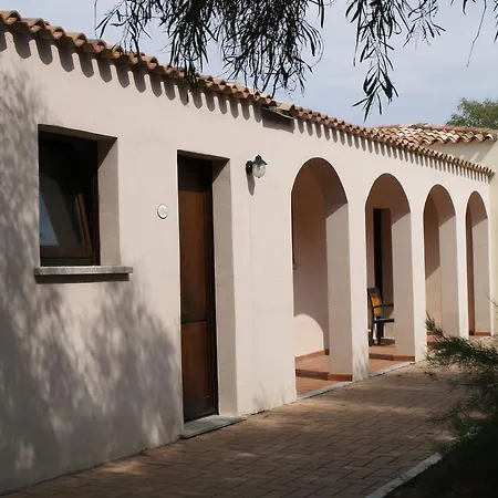 Club Esse Gallura Hotell 3*