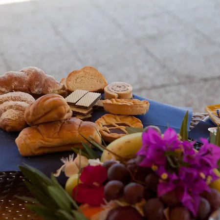 Club Esse Gallura Hotell 3*