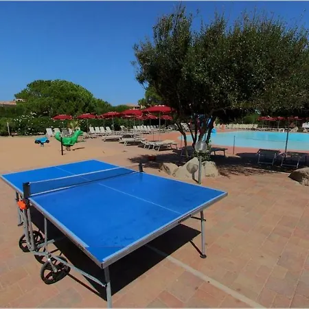 Club Esse Gallura Hotell 3*