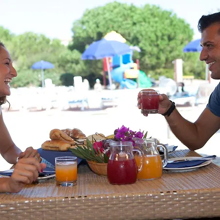 Club Esse Gallura Hotel 3*